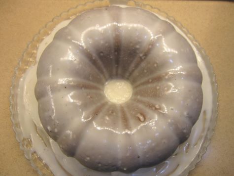 https://www.bethcato.com/blog/wp-content/uploads/2022/08/Gingerbread-Bundt7_sm.jpg